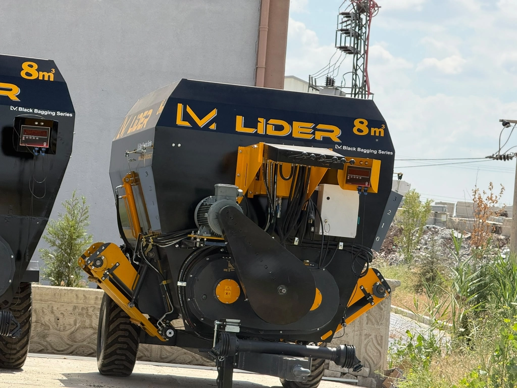 Electric Feed Mixing Machines
